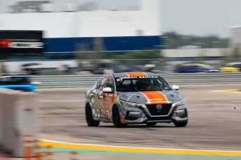 Coupe Nissan Sentra à ICAR