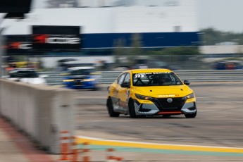 Coupe Nissan Sentra à ICAR