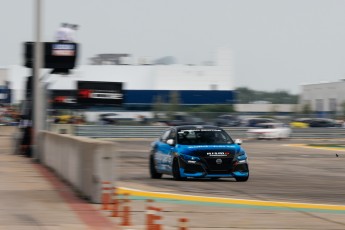 Coupe Nissan Sentra à ICAR