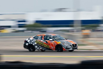 Coupe Nissan Sentra à ICAR
