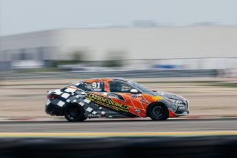 Coupe Nissan Sentra à ICAR