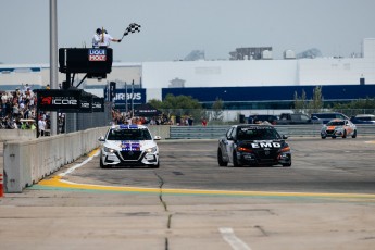 Coupe Nissan Sentra à ICAR